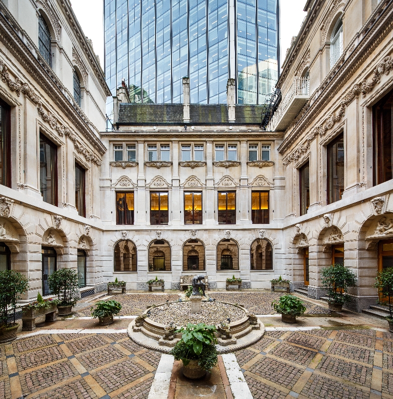 Gallery image 2: the-drapers-hall