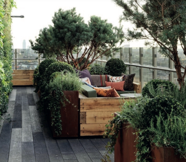 Discover the stunning Treehouse Hotel exterior