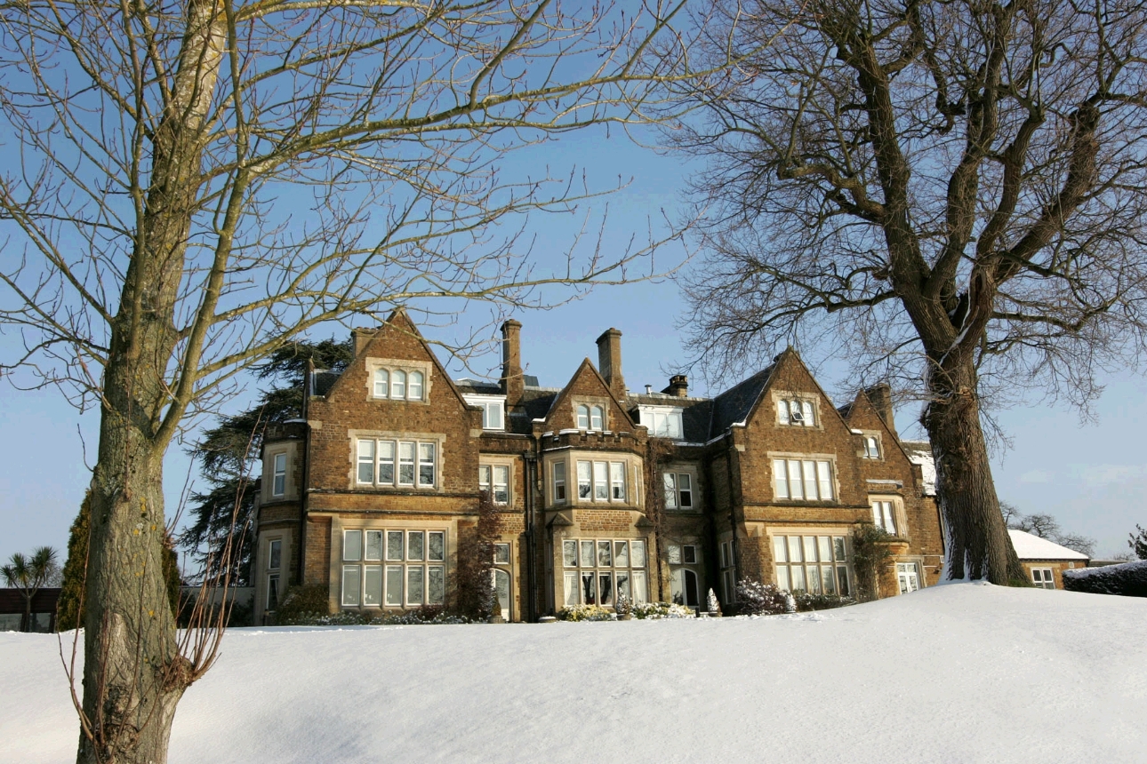 Surrey Manor Hartsfield Manor in the snow